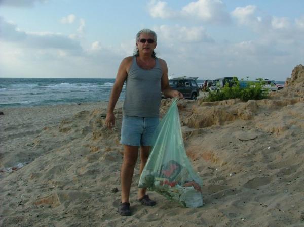 A Zalul beach cleanup in Palmachim.